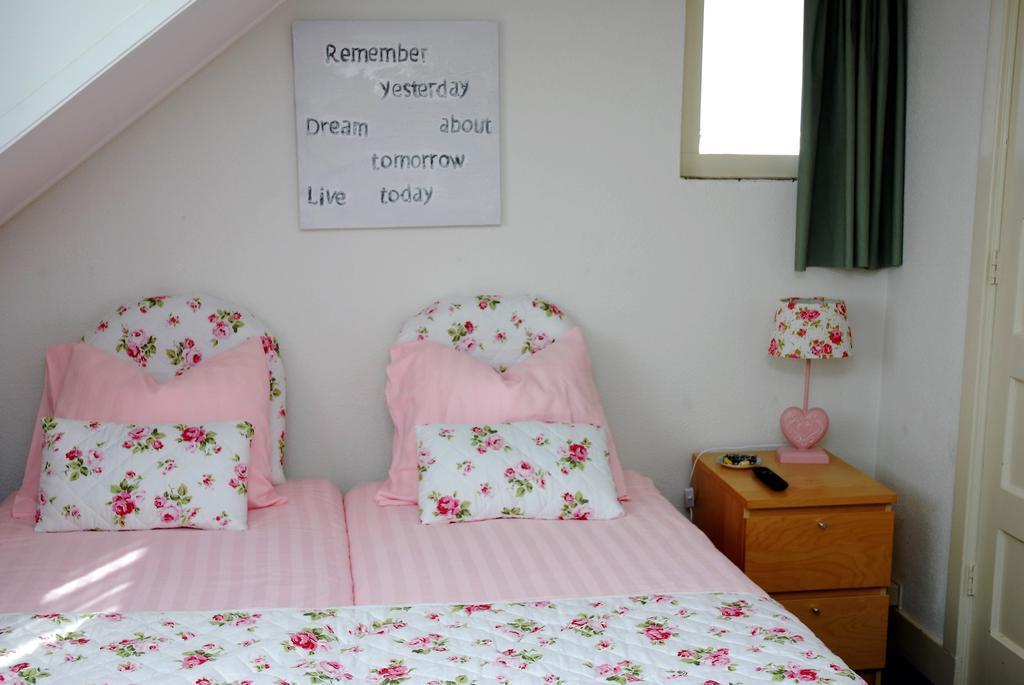Bed And No Breakfast Joy Bed & Breakfast Noordwijk Bagian luar foto