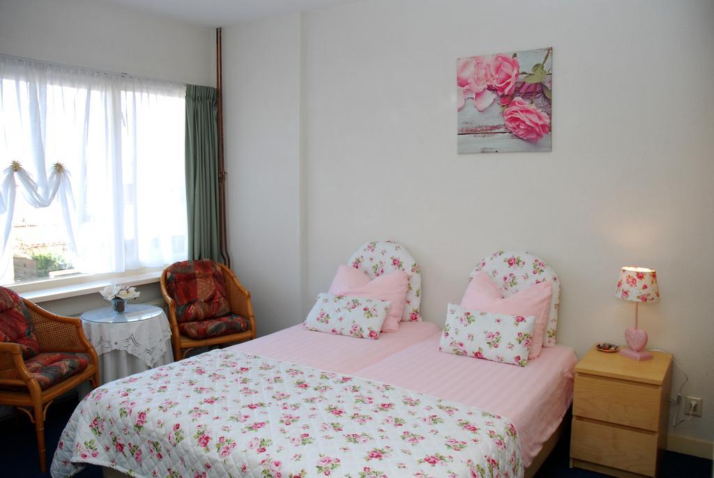 Bed And No Breakfast Joy Bed & Breakfast Noordwijk Bagian luar foto