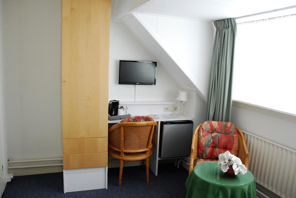 Bed And No Breakfast Joy Bed & Breakfast Noordwijk Bagian luar foto