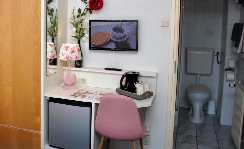Bed And No Breakfast Joy Bed & Breakfast Noordwijk Bagian luar foto