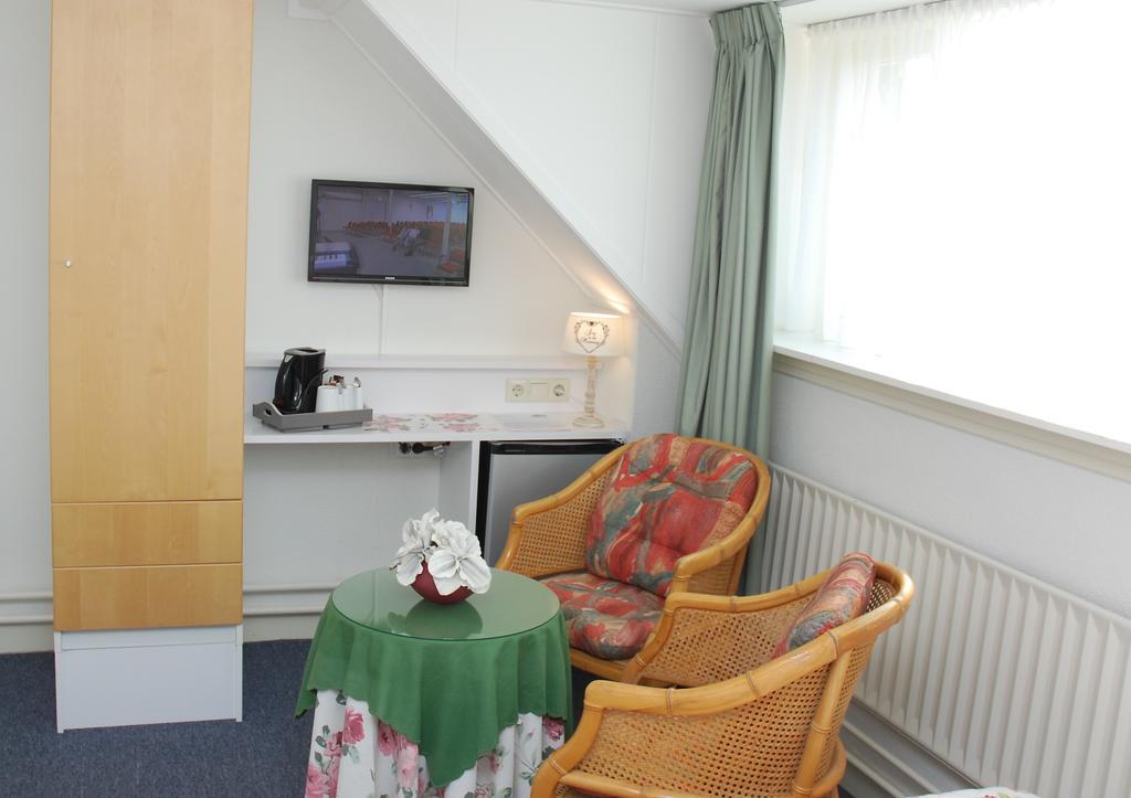 Bed And No Breakfast Joy Bed & Breakfast Noordwijk Bagian luar foto