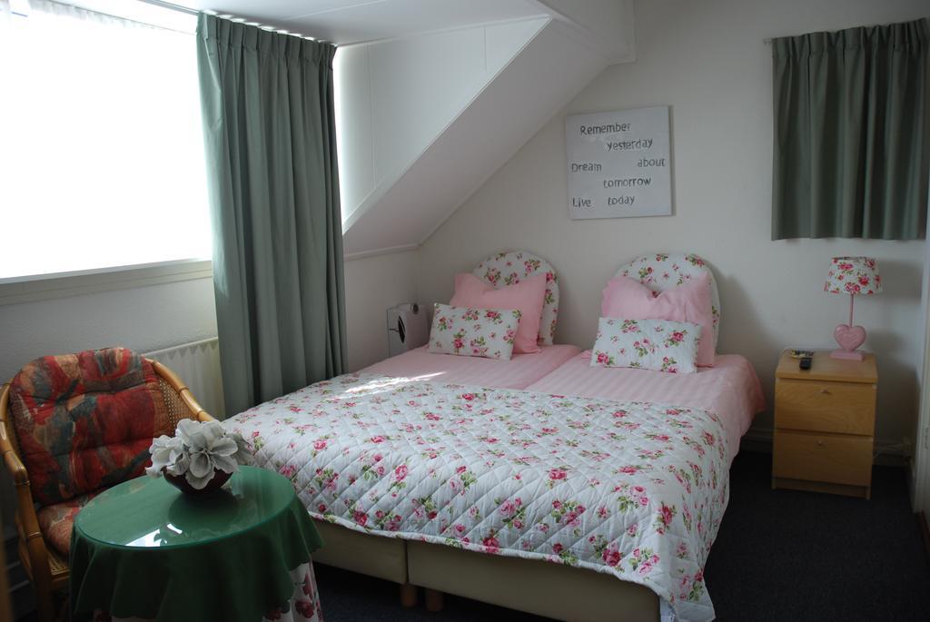 Bed And No Breakfast Joy Bed & Breakfast Noordwijk Bagian luar foto